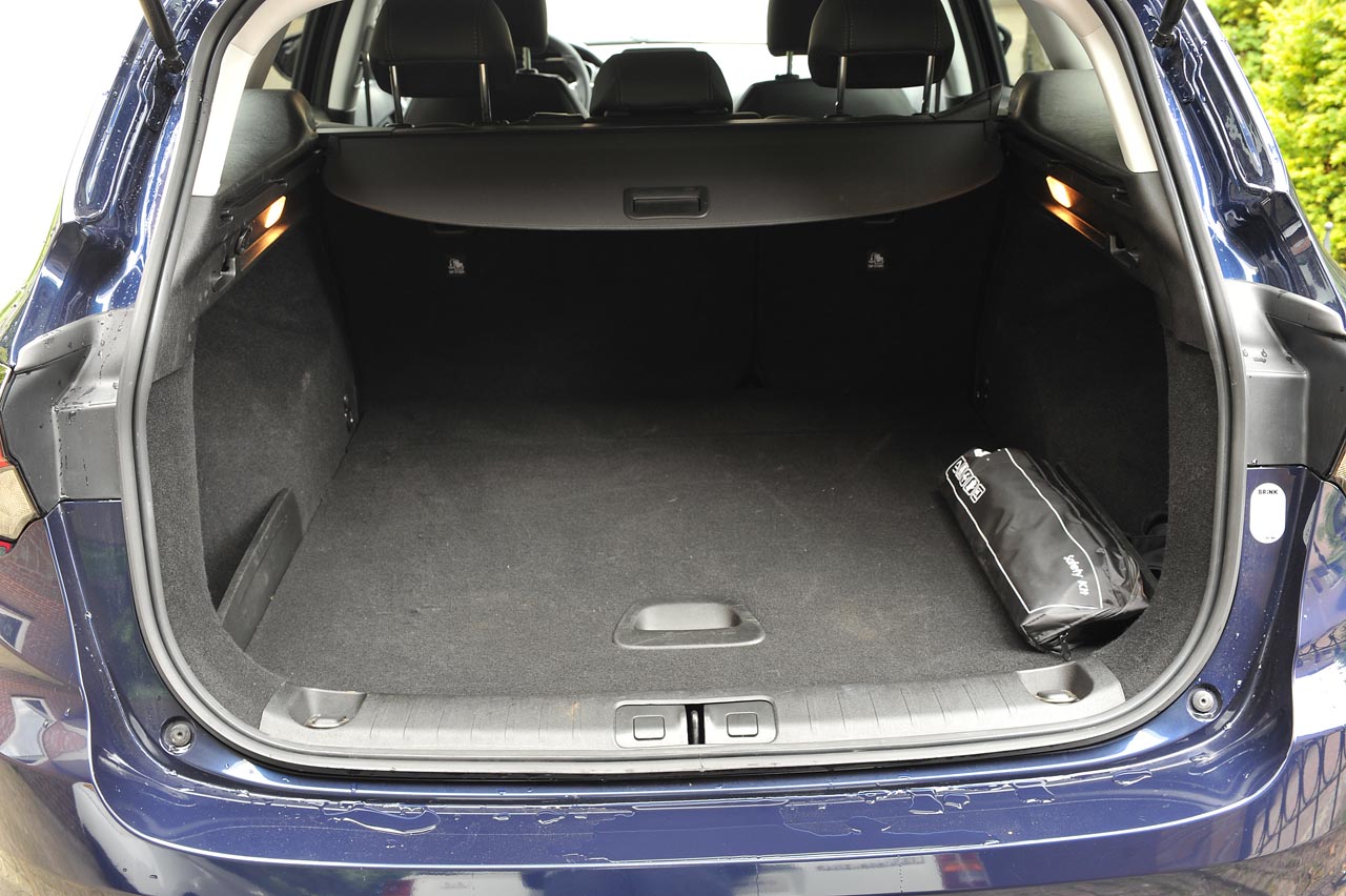 De Fiat Tipo Stationwagon moet het tegen de concurrentie opnemen met een wat lagere prijsstelling, terwijl de auto qua verfijning een trede lager staat.