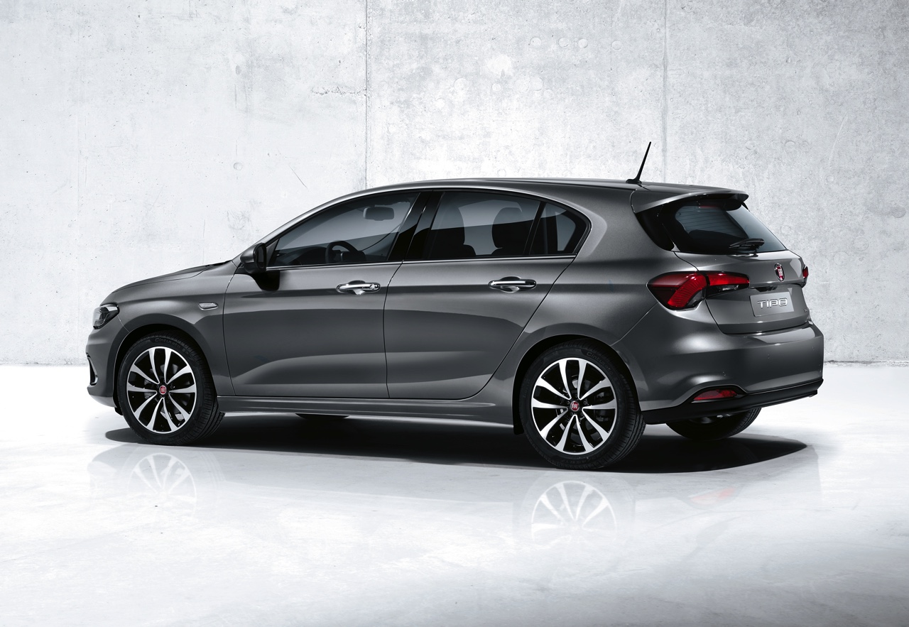Fiat maakt de Tipo-familie compleet met de TIpo hatchback en Tipo Station Wagon op de Autosalon van Geneve.