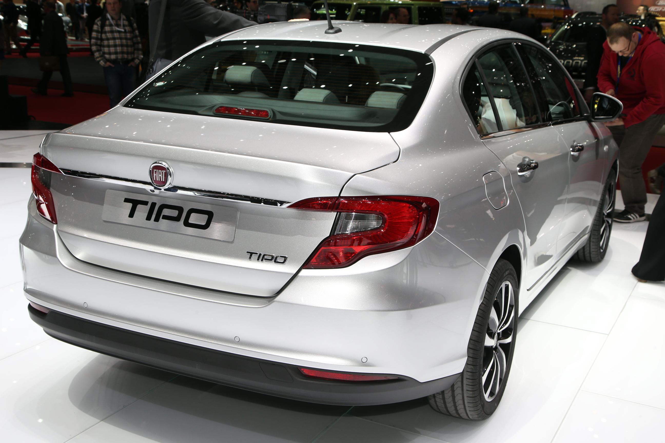 Fiat maakt de Tipo-familie compleet met de TIpo hatchback en Tipo Station Wagon op de Autosalon van Geneve.