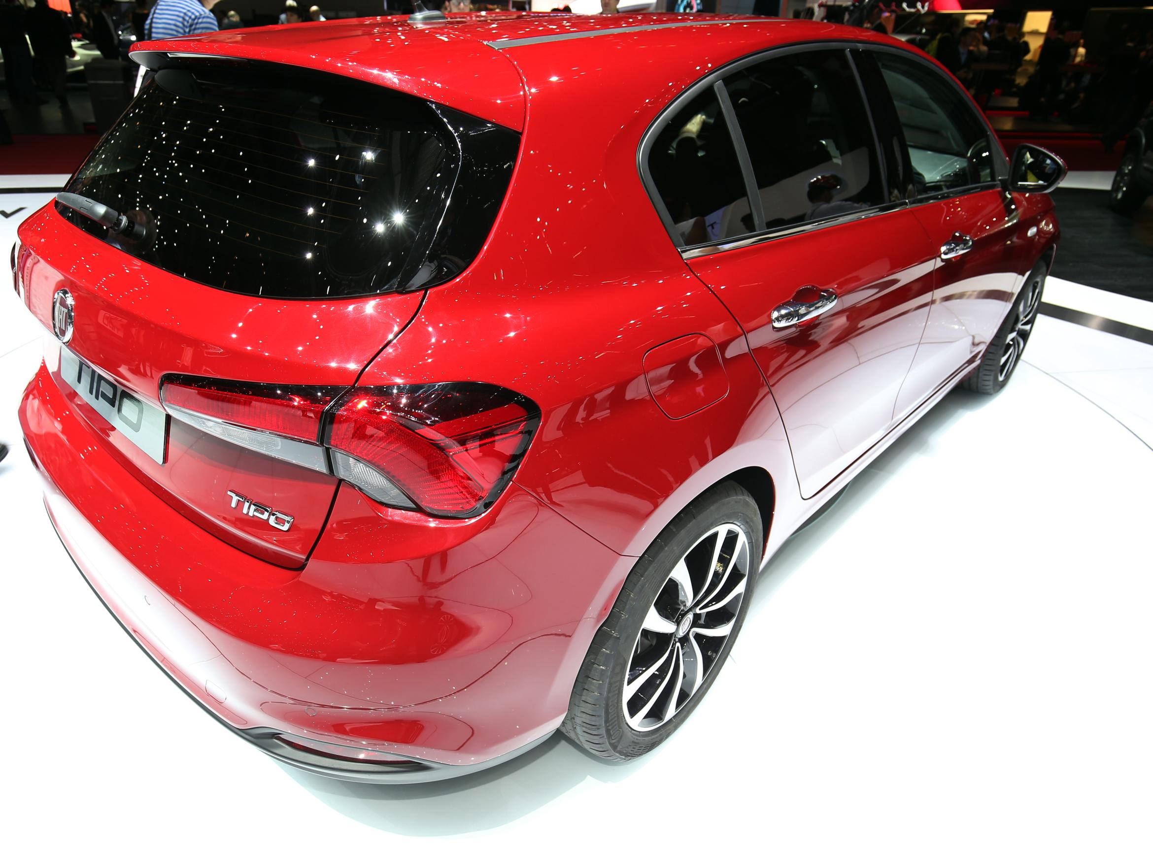 Fiat maakt de Tipo-familie compleet met de TIpo hatchback en Tipo Station Wagon op de Autosalon van Geneve.