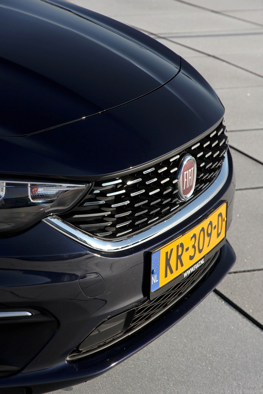 Met de nieuwe Tipo is Fiat weer terug in het C-segment. Met de Tipo willen de Italianen de verkopen naast de 500 en Panda weer omhoog helpen. AutoVandaag zocht met een rijtest uit of dat gaat lukken.