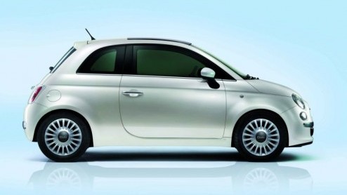 Het is alweer 50 jaar geleden dat Fiat de legendarische 500 presenteerde. Het rugzakje zoals de auto liefkozend genoemd werd, heeft vele harten gestolen en de nieuwe 500 zal dat zeker weten weer gaan 