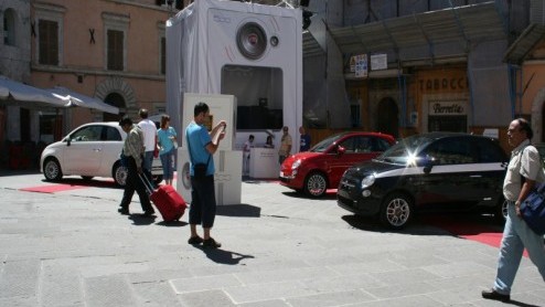 Een paar uur geleden ben ik letterlijk weer met beide benen op de grond gekomen na een heerlijke week Itali. In dit wonderschone land is de introductie van de 500 niet onopgemerkt voorbij gegaan kan 
