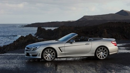 Mercedes-Benz SL 63 AMG krijgt vanaf juni een krachtkuur. Zijn 5,5 liter V8 biturbo peutert er dan 585 pk en 900 Nm uit.