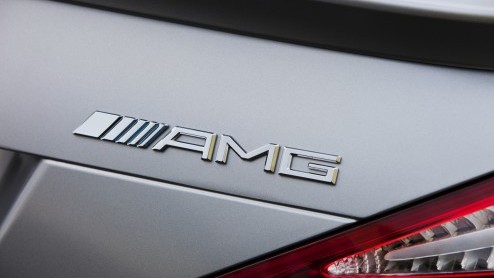 Mercedes-Benz SL 63 AMG krijgt vanaf juni een krachtkuur. Zijn 5,5 liter V8 biturbo peutert er dan 585 pk en 900 Nm uit.