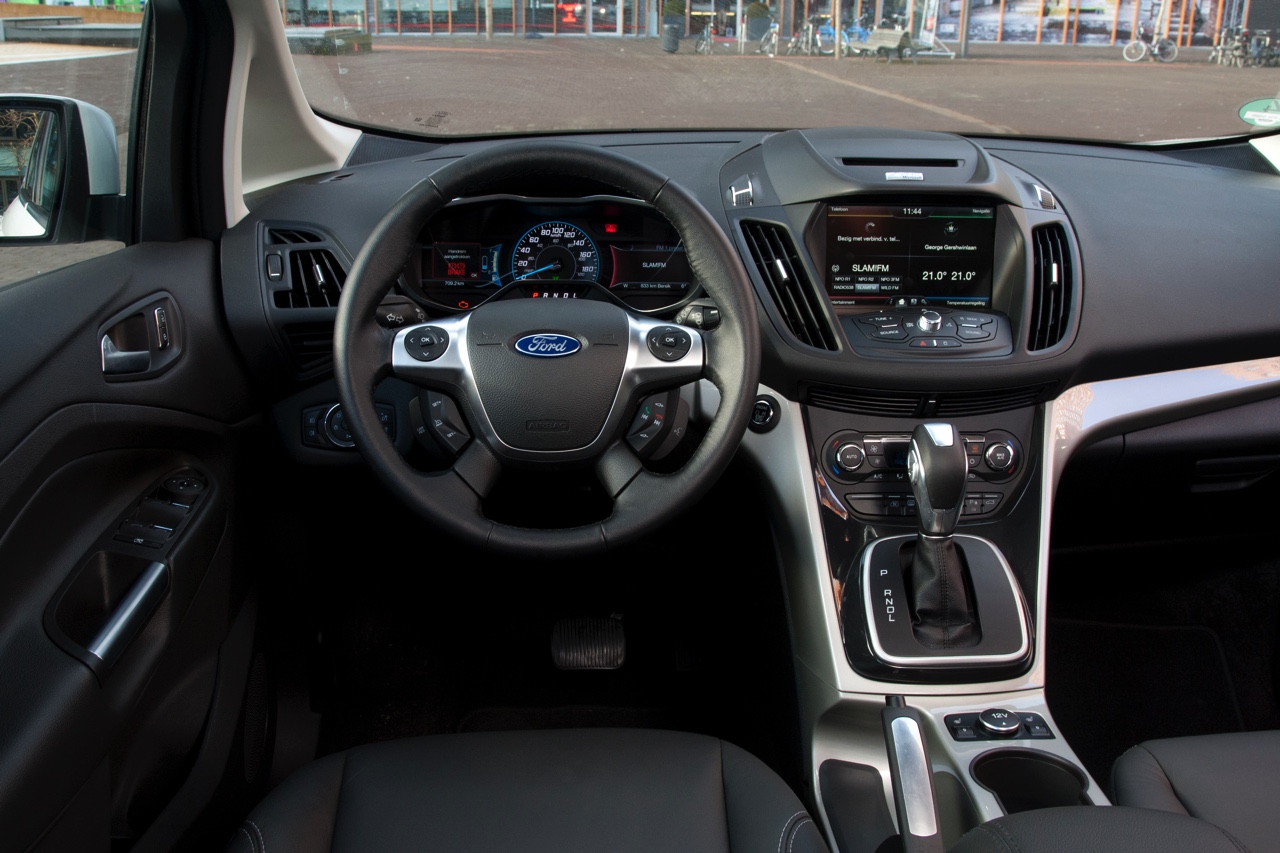 Eerste Nederlandse kilometers met de Ford C-MAX Energi Plug-in Hybrid, de eerste plug-in hybride MPV met 7% bijtelling.