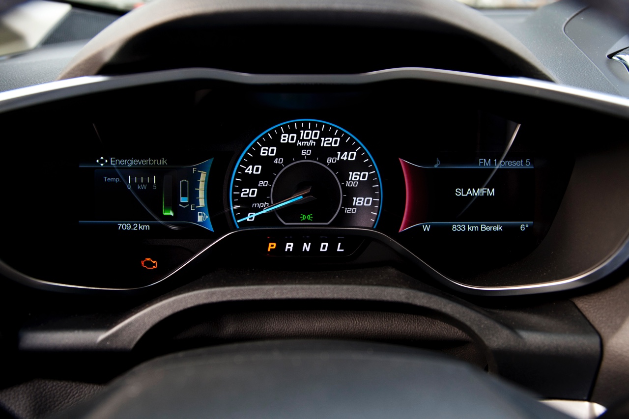 Eerste Nederlandse kilometers met de Ford C-MAX Energi Plug-in Hybrid, de eerste plug-in hybride MPV met 7% bijtelling.