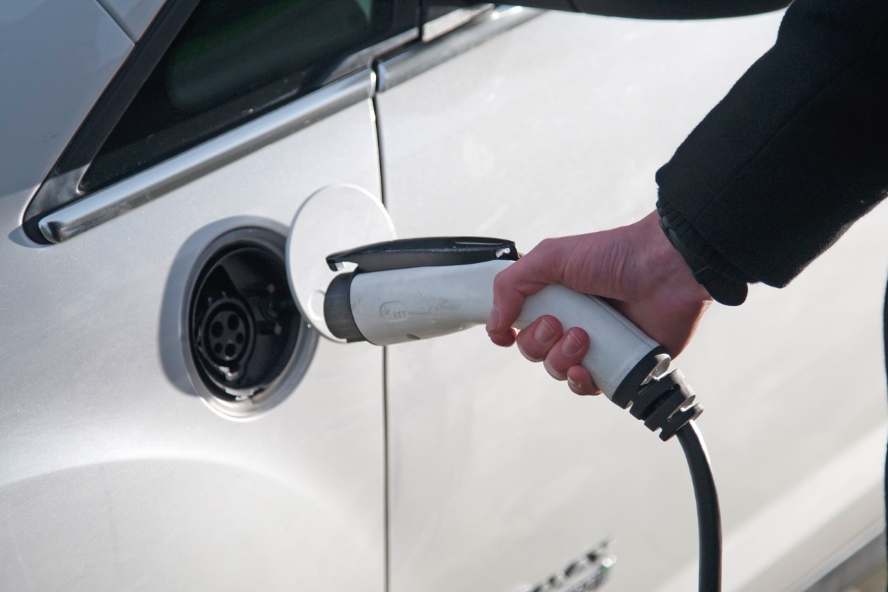 Eerste Nederlandse kilometers met de Ford C-MAX Energi Plug-in Hybrid, de eerste plug-in hybride MPV met 7% bijtelling.