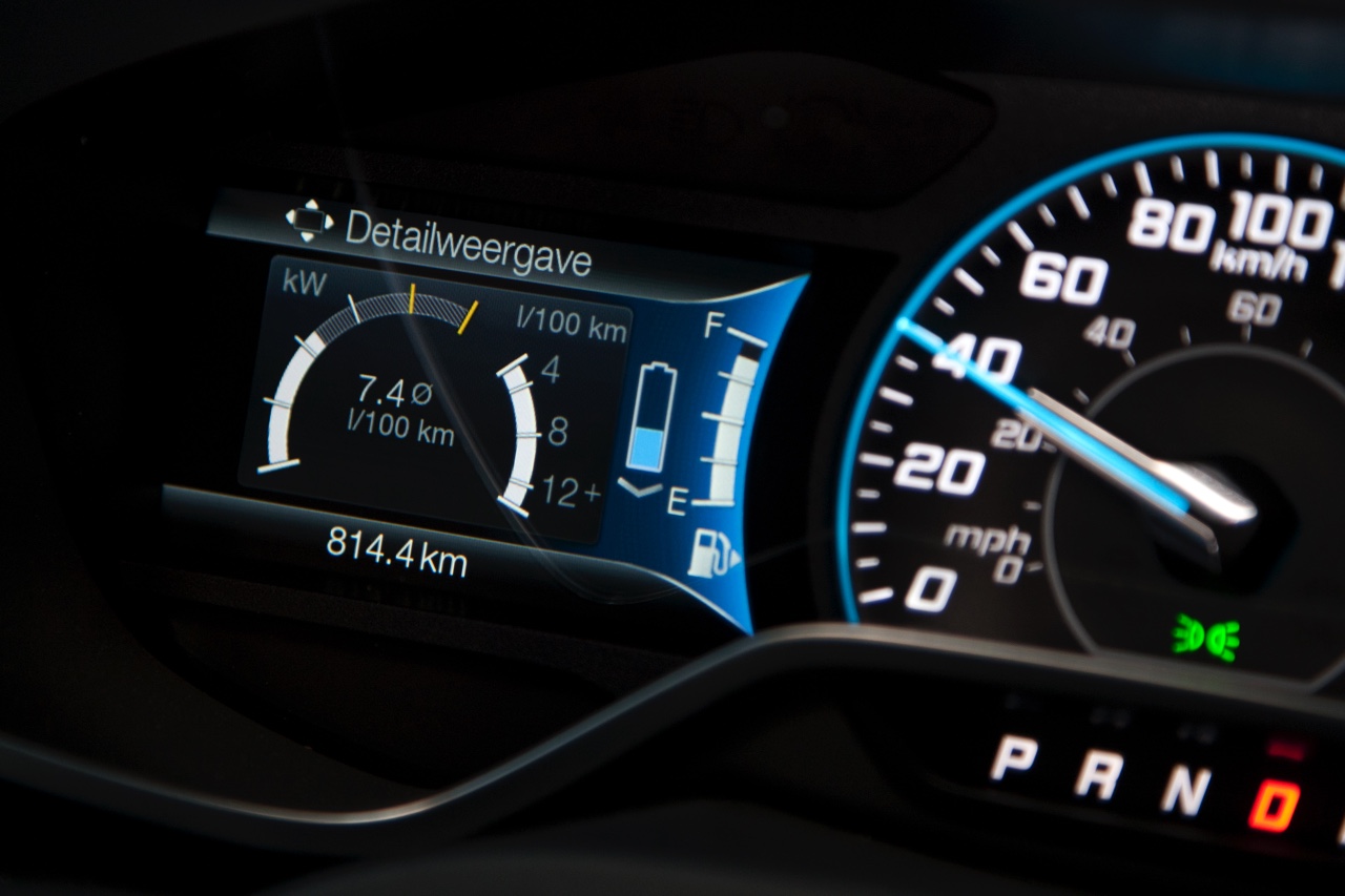 Eerste Nederlandse kilometers met de Ford C-MAX Energi Plug-in Hybrid, de eerste plug-in hybride MPV met 7% bijtelling.
