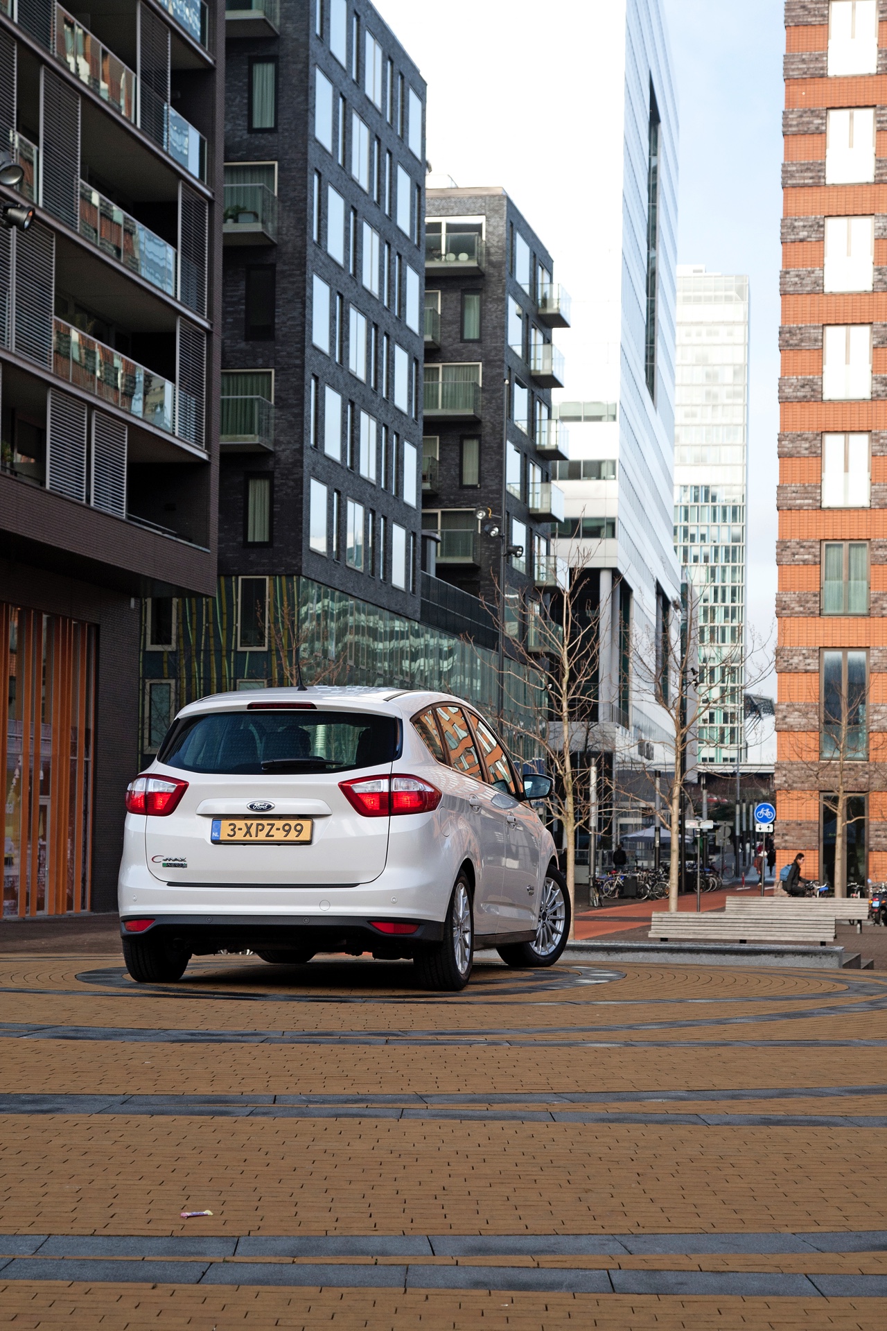 Eerste Nederlandse kilometers met de Ford C-MAX Energi Plug-in Hybrid, de eerste plug-in hybride MPV met 7% bijtelling.