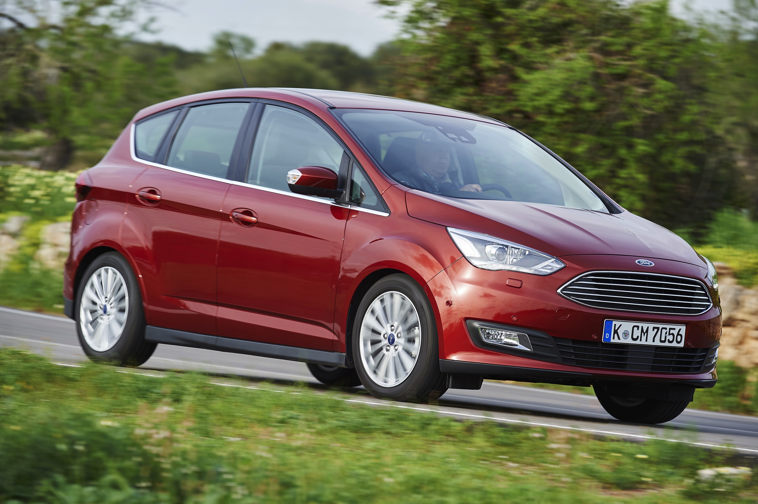 Autotest Ford C-MAX facelift, een strakke neus voor de MPV van Ford in een uitstervend segment. We hebben gereden met de 1.5 EcoBoost.