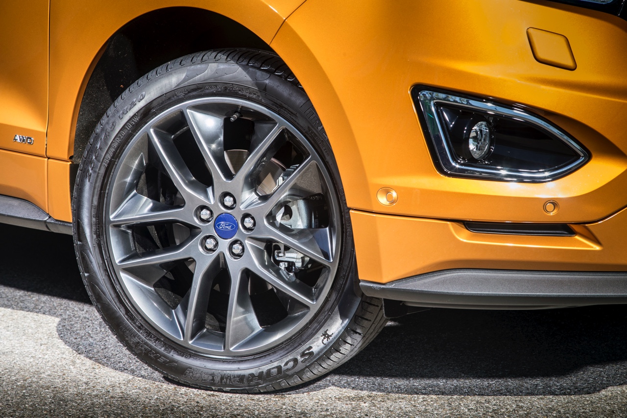 Autotest Ford Edge, de nieuwe grote SUV van Ford met moderne luxe en veel veiligheidstechnologie. Is de Ford Edge met recht het vlaggenschip in de SUV-range?