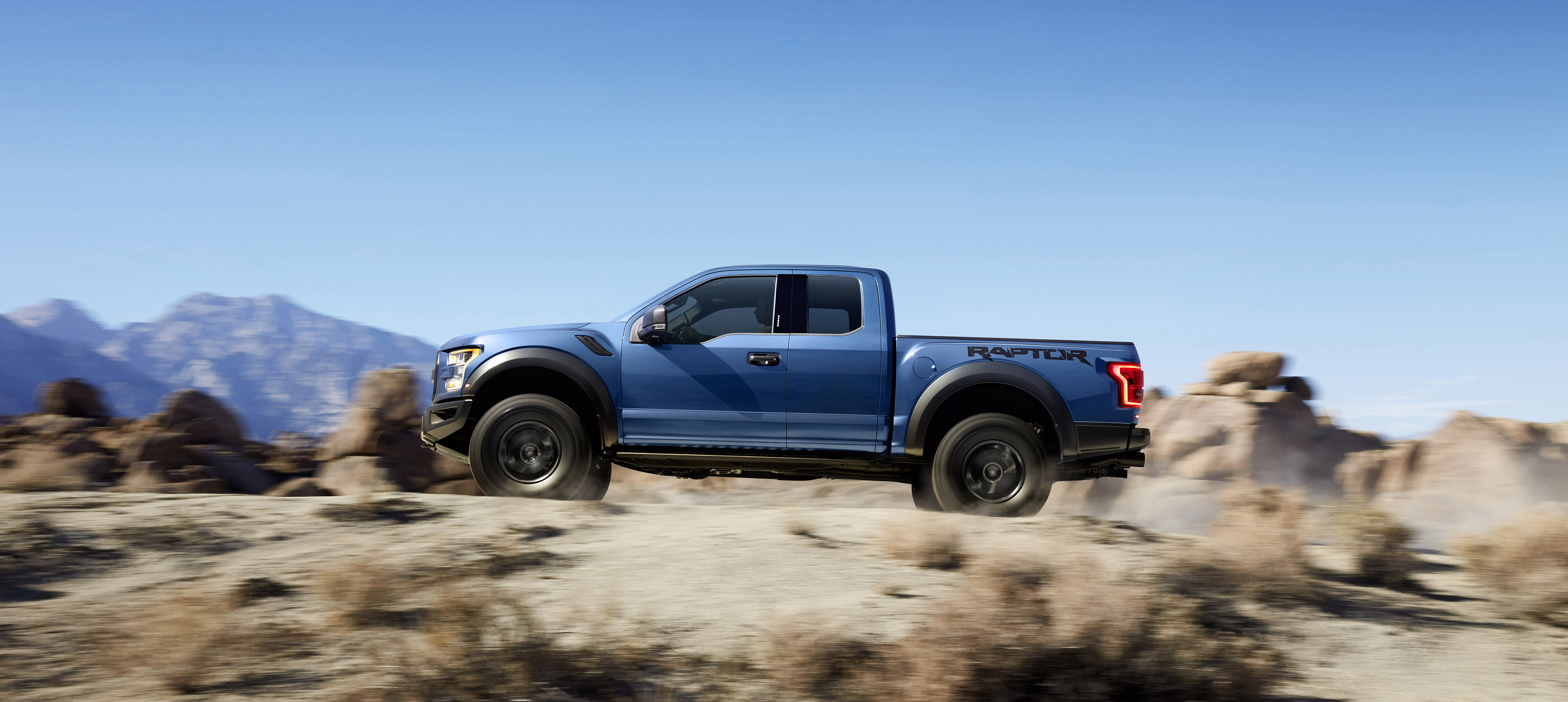 De nieuwe Ford F-150 Raptor krijgt meer vermogen dan het vorige model, ondanks dat de auto van een 6,2 liter V8 naar een 3,5 liter V6 is gegaan.
