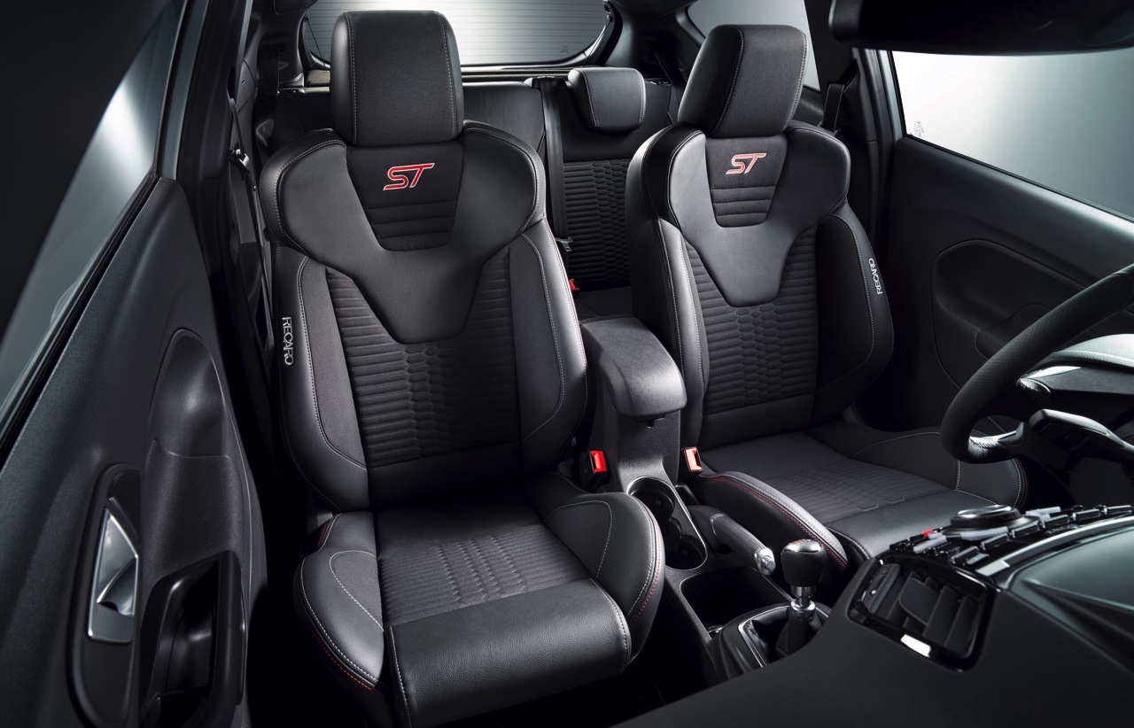 Ford maakt de Fiesta ST nog sneller als Fiesta ST200 met 1.6 EcoBoost motor die is opgestookt naar 215 pk.