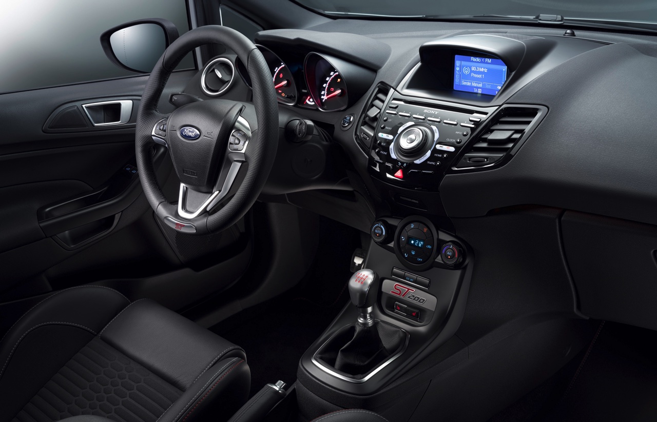 Ford maakt de Fiesta ST nog sneller als Fiesta ST200 met 1.6 EcoBoost motor die is opgestookt naar 215 pk.