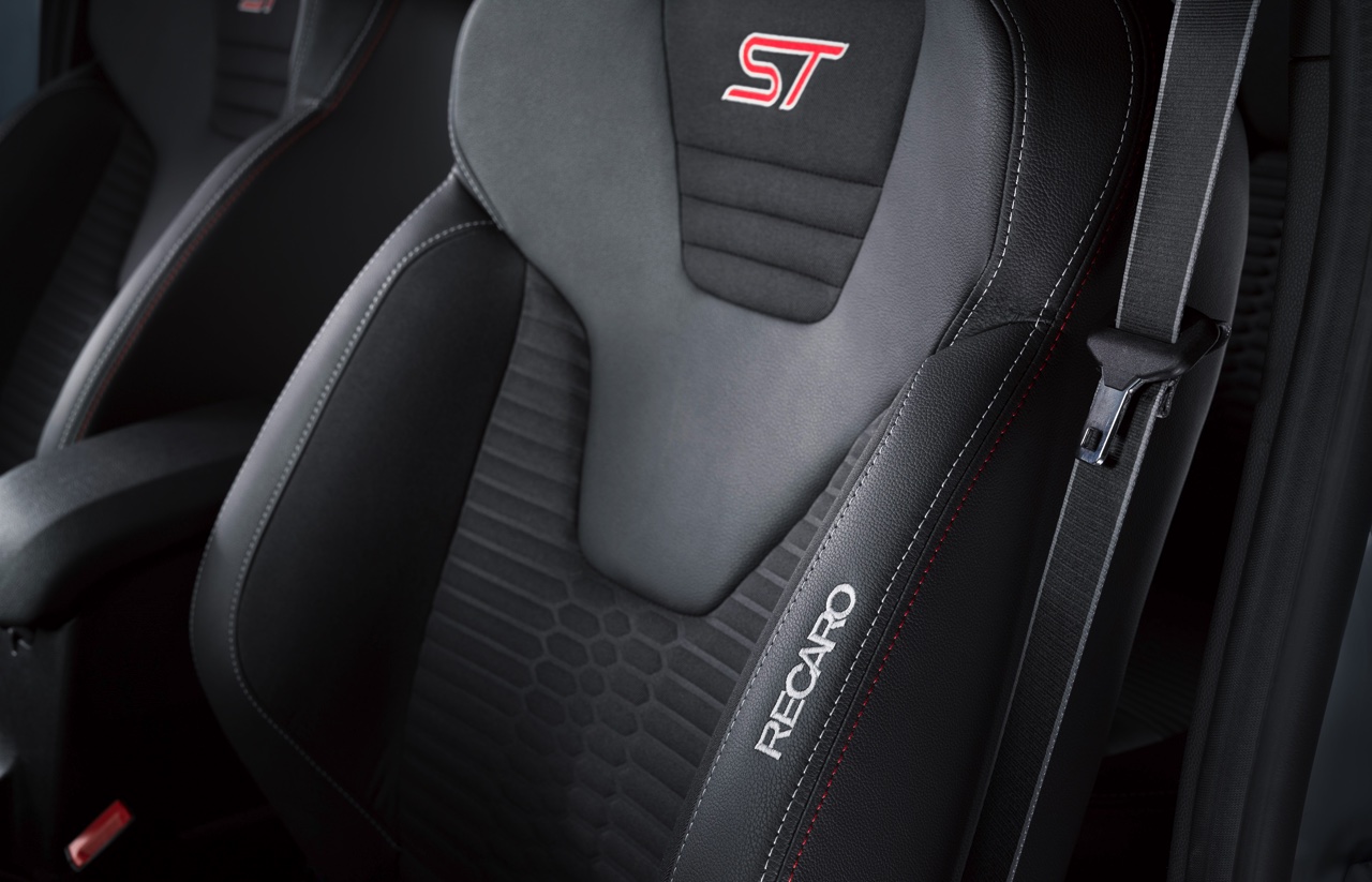 Ford maakt de Fiesta ST nog sneller als Fiesta ST200 met 1.6 EcoBoost motor die is opgestookt naar 215 pk.
