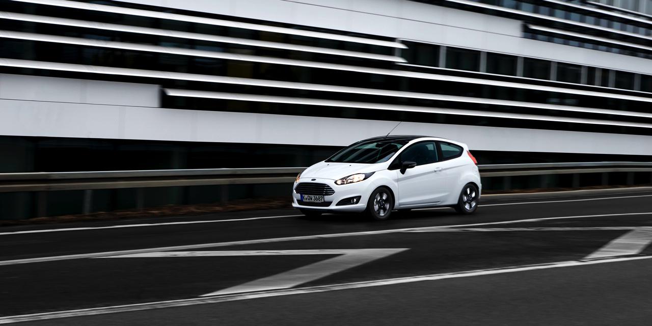 De Ford Fiesta is er tijdelijk ook als White Edition. Voor wie de Black of Red Edition niet leuk genoeg is.