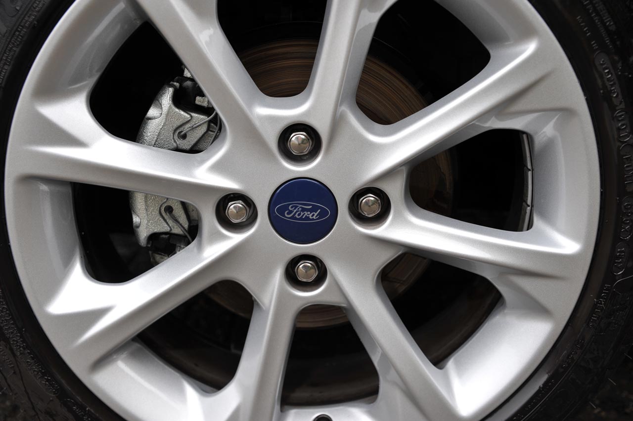 Ford lanceert de nieuwe Fiesta in een veelheid aan uitvoeringen. De Titanium is de meest geliefde die in dit geval is gekoppeld aan de 1 liter driecilinder met turbo. Een uitstekende combinatie.