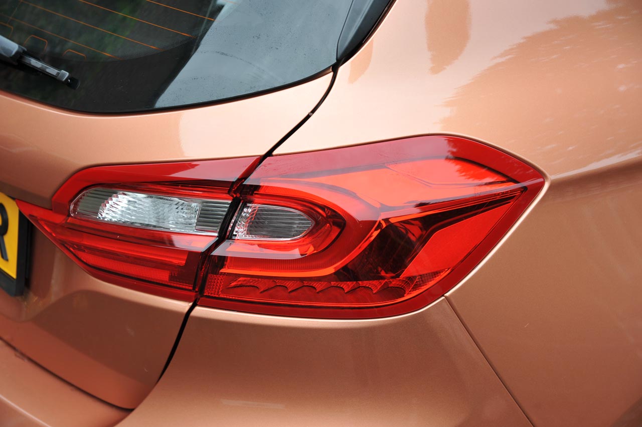 Ford lanceert de nieuwe Fiesta in een veelheid aan uitvoeringen. De Titanium is de meest geliefde die in dit geval is gekoppeld aan de 1 liter driecilinder met turbo. Een uitstekende combinatie.