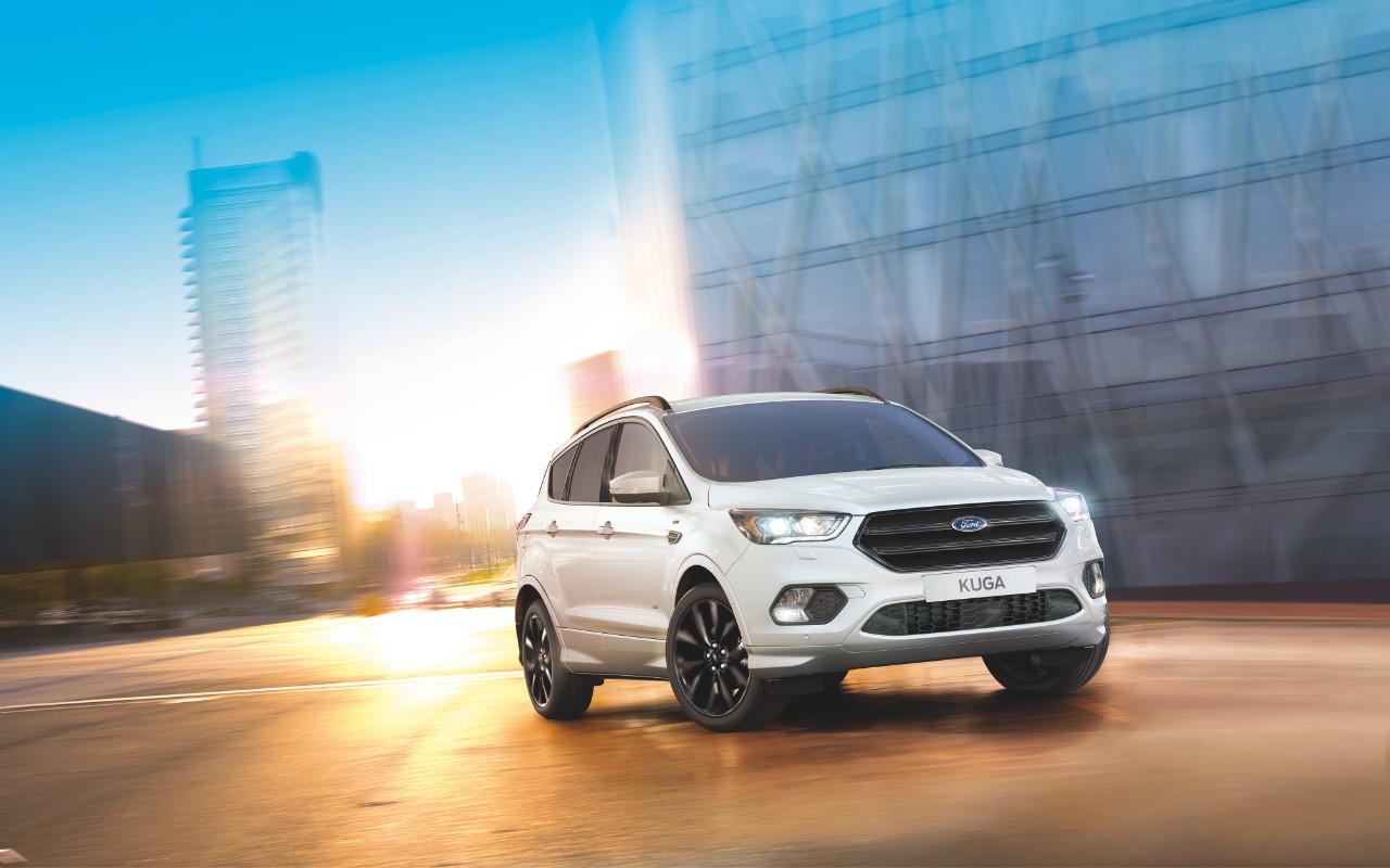 De nieuwe Ford Kuga ST-Line profiteert van de Kuga facelift zoals deze eind 2016 op de markt komt. Ford heeft de SUV sportiever gemaakt met een bodykit en verbeterde ophanging.