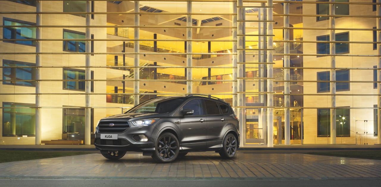 De nieuwe Ford Kuga ST-Line profiteert van de Kuga facelift zoals deze eind 2016 op de markt komt. Ford heeft de SUV sportiever gemaakt met een bodykit en verbeterde ophanging.