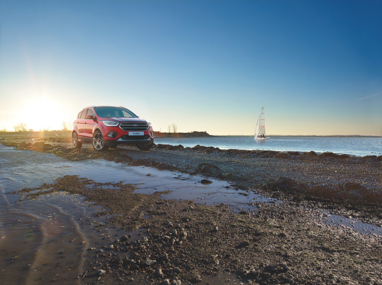 De nieuwe Ford Kuga ST-Line profiteert van de Kuga facelift zoals deze eind 2016 op de markt komt. Ford heeft de SUV sportiever gemaakt met een bodykit en verbeterde ophanging.