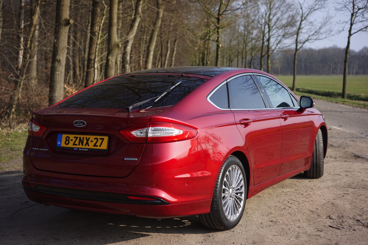 Autotest Ford Mondeo 2.0 iVCT HEV Hybrid Titanium, het vlaggenschip van Ford met hybride aandrijflijn en 20%-21% bijtelling voor zakelijke rijders. Een slim alternatief voor de benzine- of diesel.
