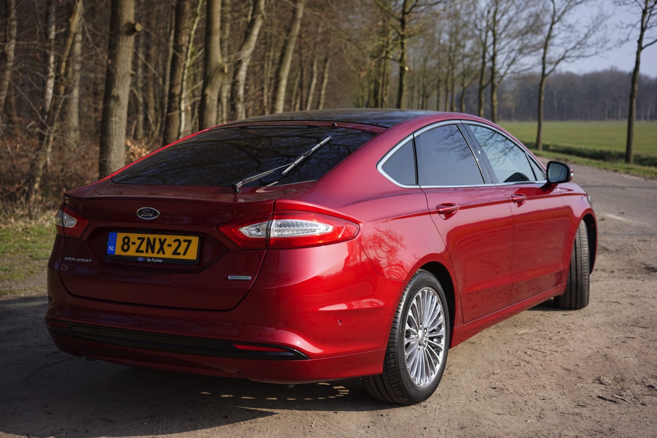 Autotest Ford Mondeo 2.0 iVCT HEV Hybrid Titanium, het vlaggenschip van Ford met hybride aandrijflijn en 20%-21% bijtelling voor zakelijke rijders. Een slim alternatief voor de benzine- of diesel.