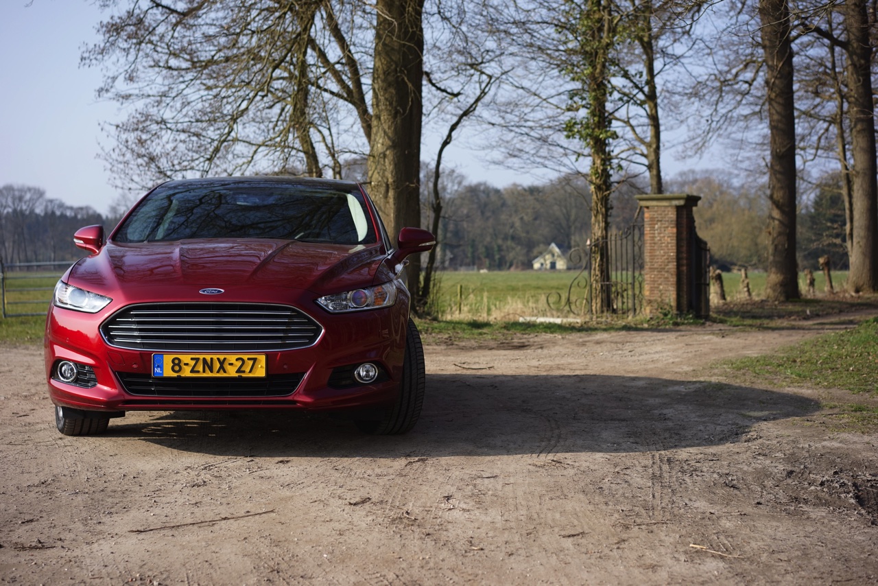 Autotest Ford Mondeo 2.0 iVCT HEV Hybrid Titanium, het vlaggenschip van Ford met hybride aandrijflijn en 20%-21% bijtelling voor zakelijke rijders. Een slim alternatief voor de benzine- of diesel.