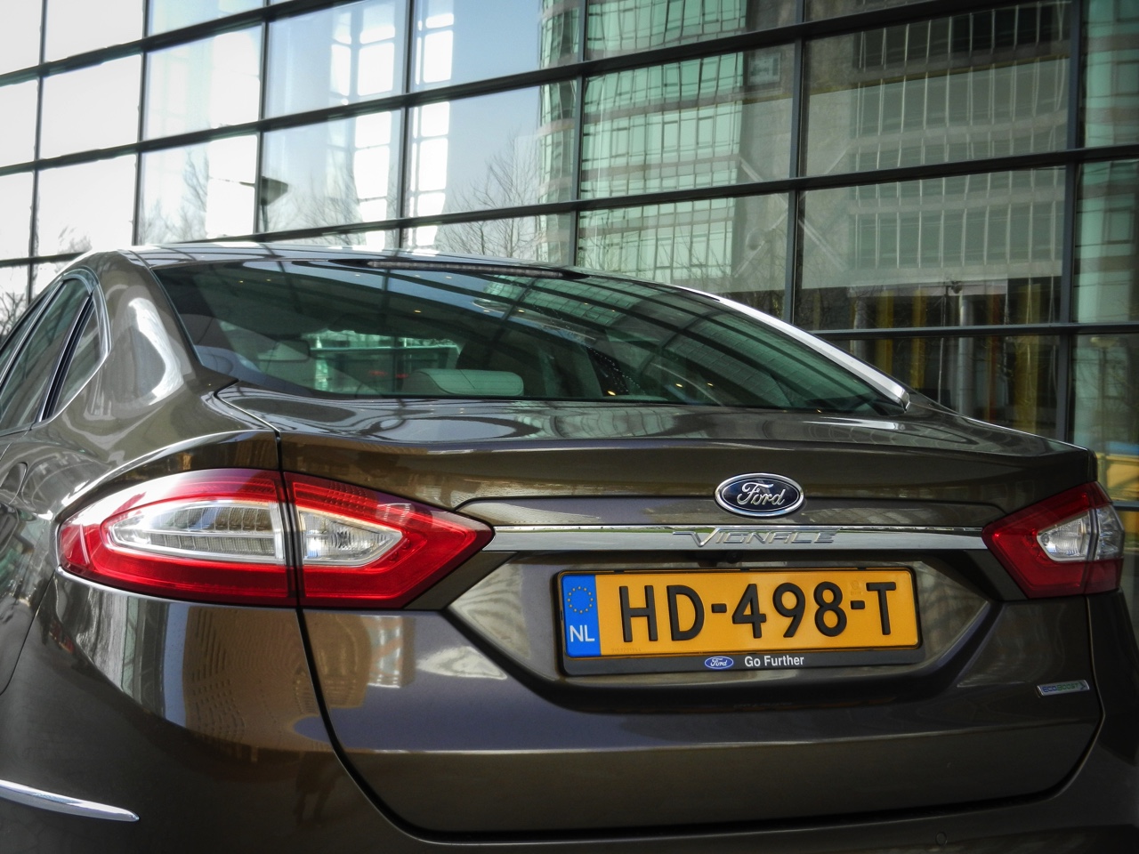Autotest Ford Mondeo Vignale, een auto die meer biedt dan alleen extra luxe. De look-and-feel is naar een hoger plan getild en dat geldt ook voor de dealerservice. We reden met de 2.0 EcoBoost.