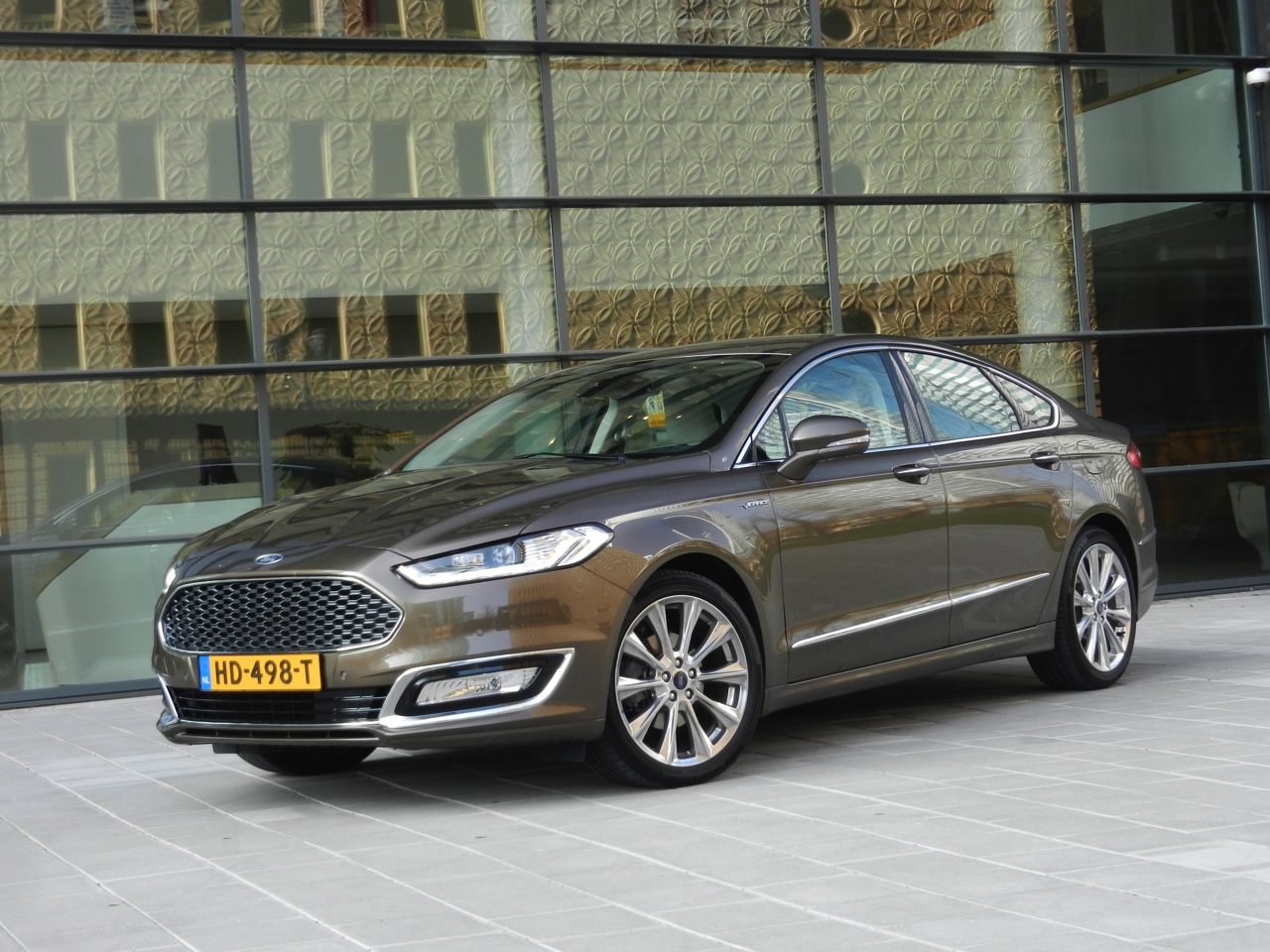 Autotest Ford Mondeo Vignale, een auto die meer biedt dan alleen extra luxe. De look-and-feel is naar een hoger plan getild en dat geldt ook voor de dealerservice. We reden met de 2.0 EcoBoost.