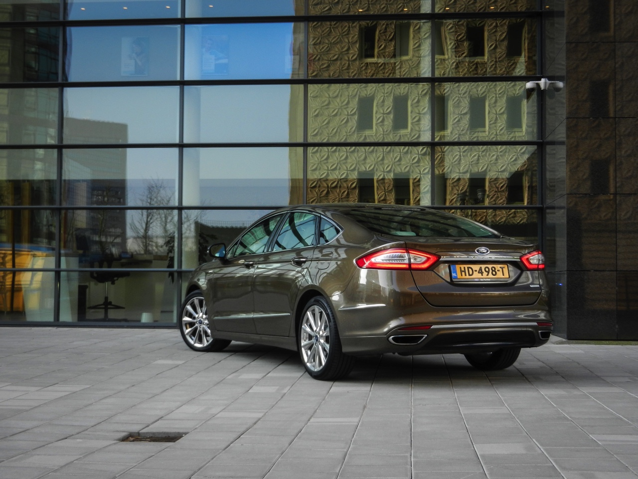 Autotest Ford Mondeo Vignale, een auto die meer biedt dan alleen extra luxe. De look-and-feel is naar een hoger plan getild en dat geldt ook voor de dealerservice. We reden met de 2.0 EcoBoost.