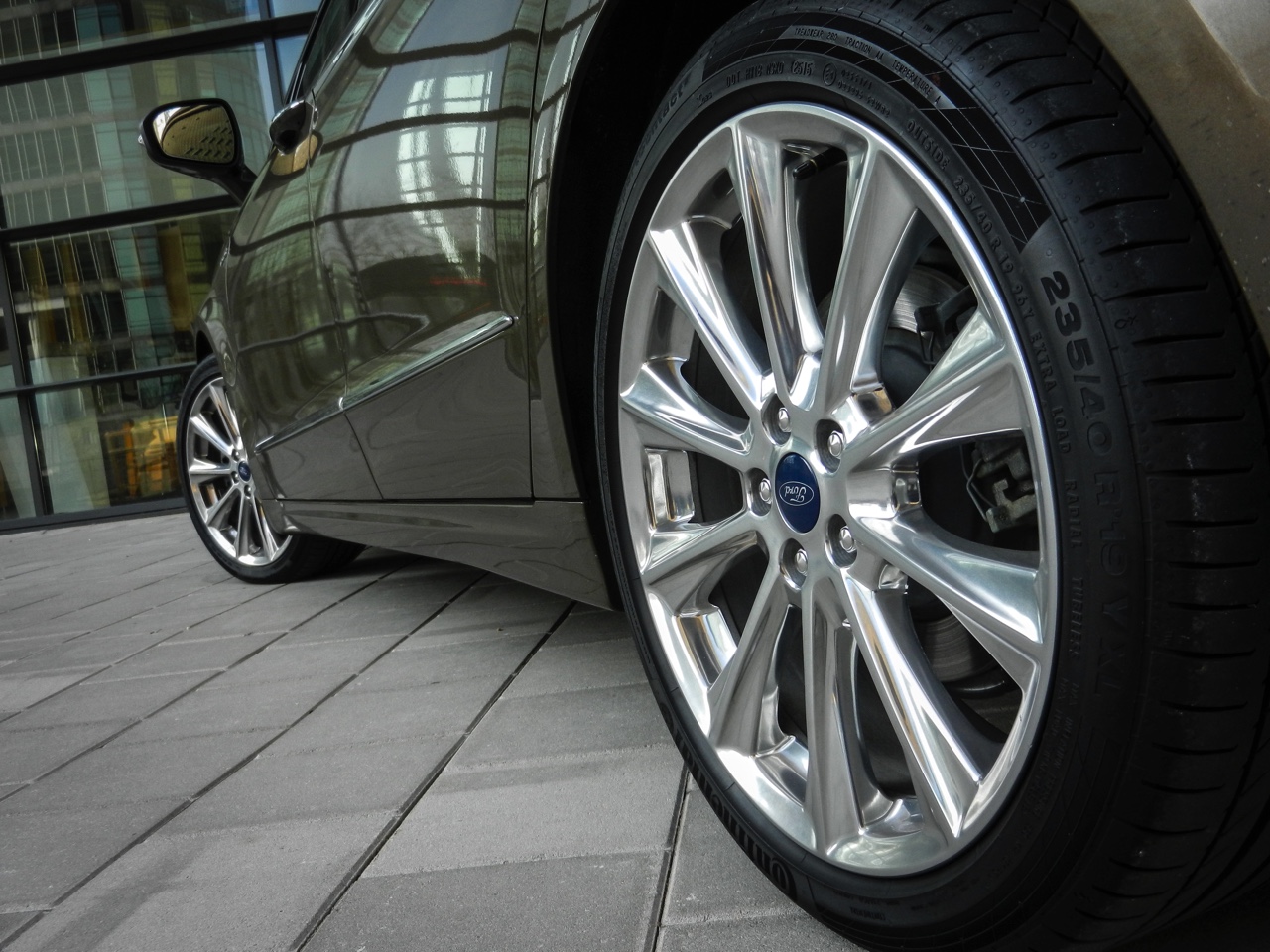 Autotest Ford Mondeo Vignale, een auto die meer biedt dan alleen extra luxe. De look-and-feel is naar een hoger plan getild en dat geldt ook voor de dealerservice. We reden met de 2.0 EcoBoost.