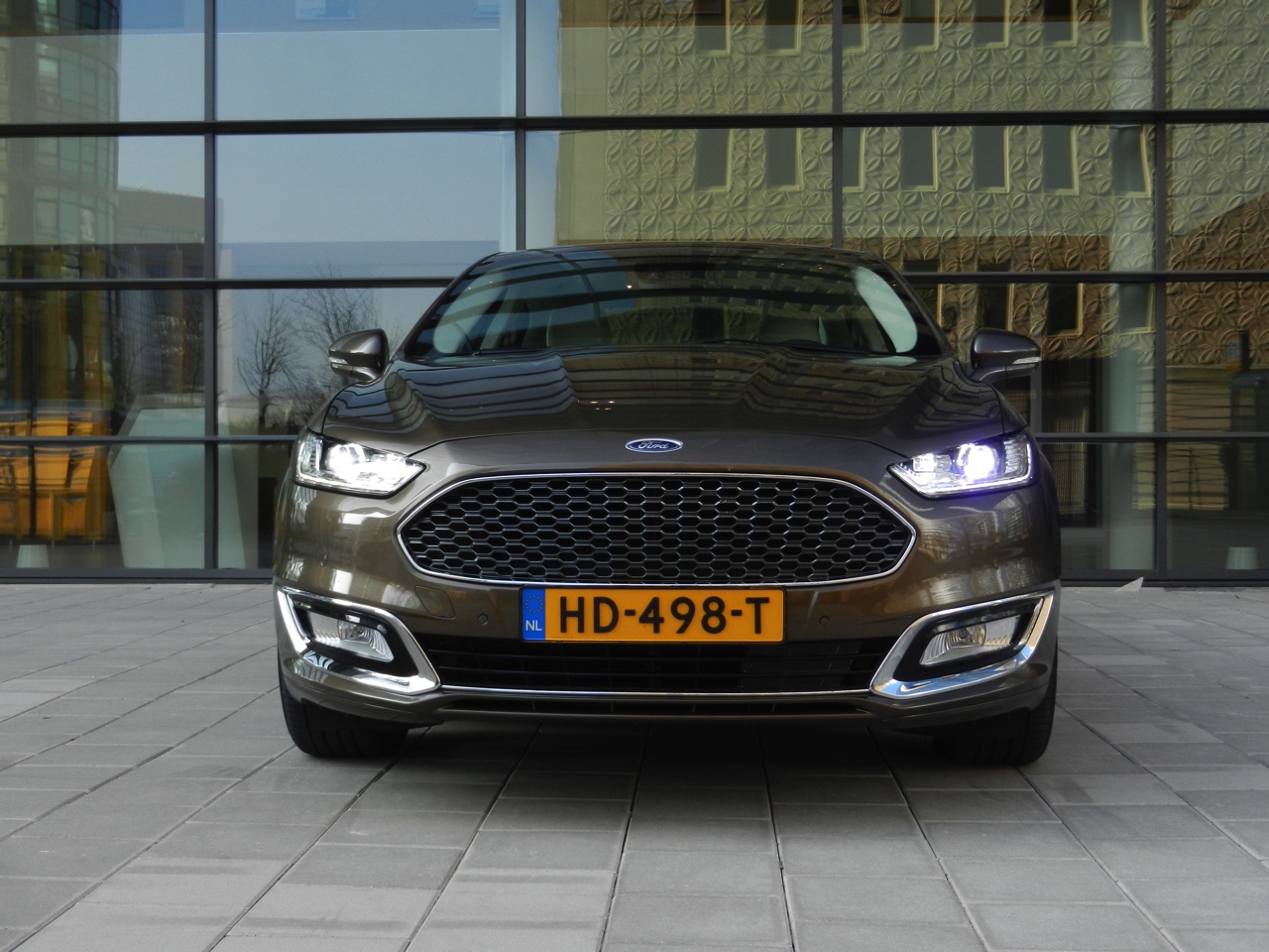 Autotest Ford Mondeo Vignale, een auto die meer biedt dan alleen extra luxe. De look-and-feel is naar een hoger plan getild en dat geldt ook voor de dealerservice. We reden met de 2.0 EcoBoost.