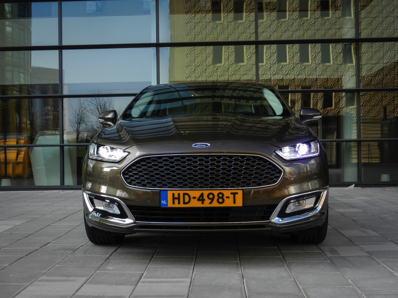 Autotest Ford Mondeo Vignale, een auto die meer biedt dan alleen extra luxe. De look-and-feel is naar een hoger plan getild en dat geldt ook voor de dealerservice. We reden met de 2.0 EcoBoost.