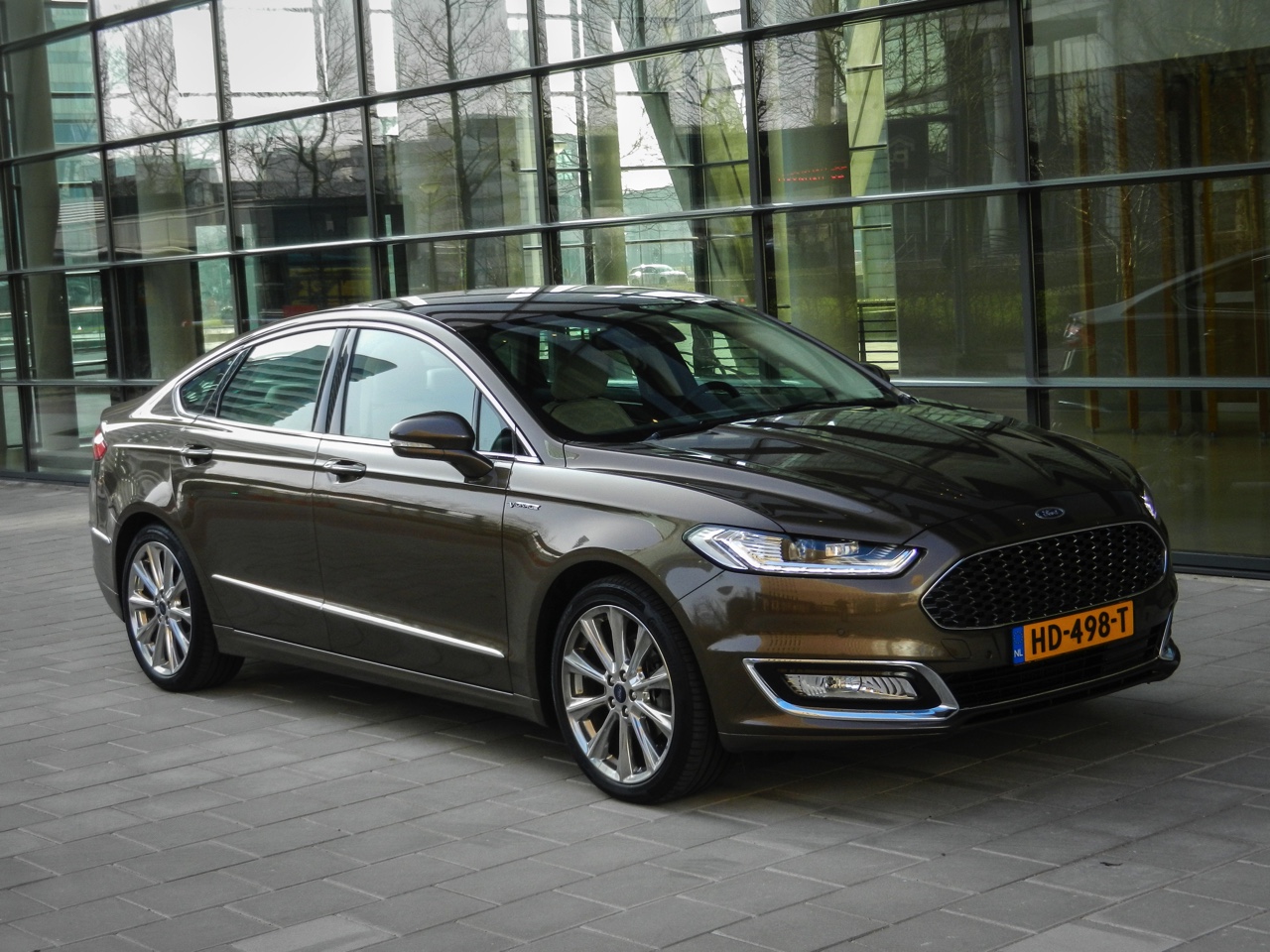 Autotest Ford Mondeo Vignale, een auto die meer biedt dan alleen extra luxe. De look-and-feel is naar een hoger plan getild en dat geldt ook voor de dealerservice. We reden met de 2.0 EcoBoost.