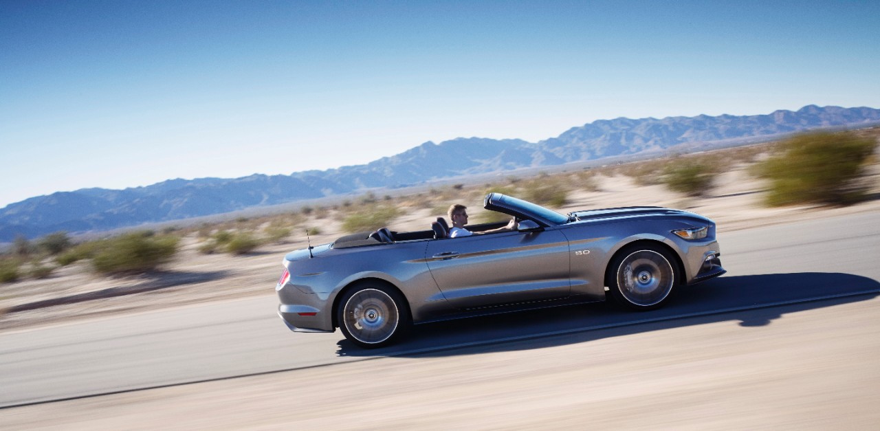 Ford heeft vandaag de Nederlandse prijzen van de Mustang bekendgemaakt. Die prijzen vallen wel een tikkie duurder uit dan de Amerikaanse prijzen...