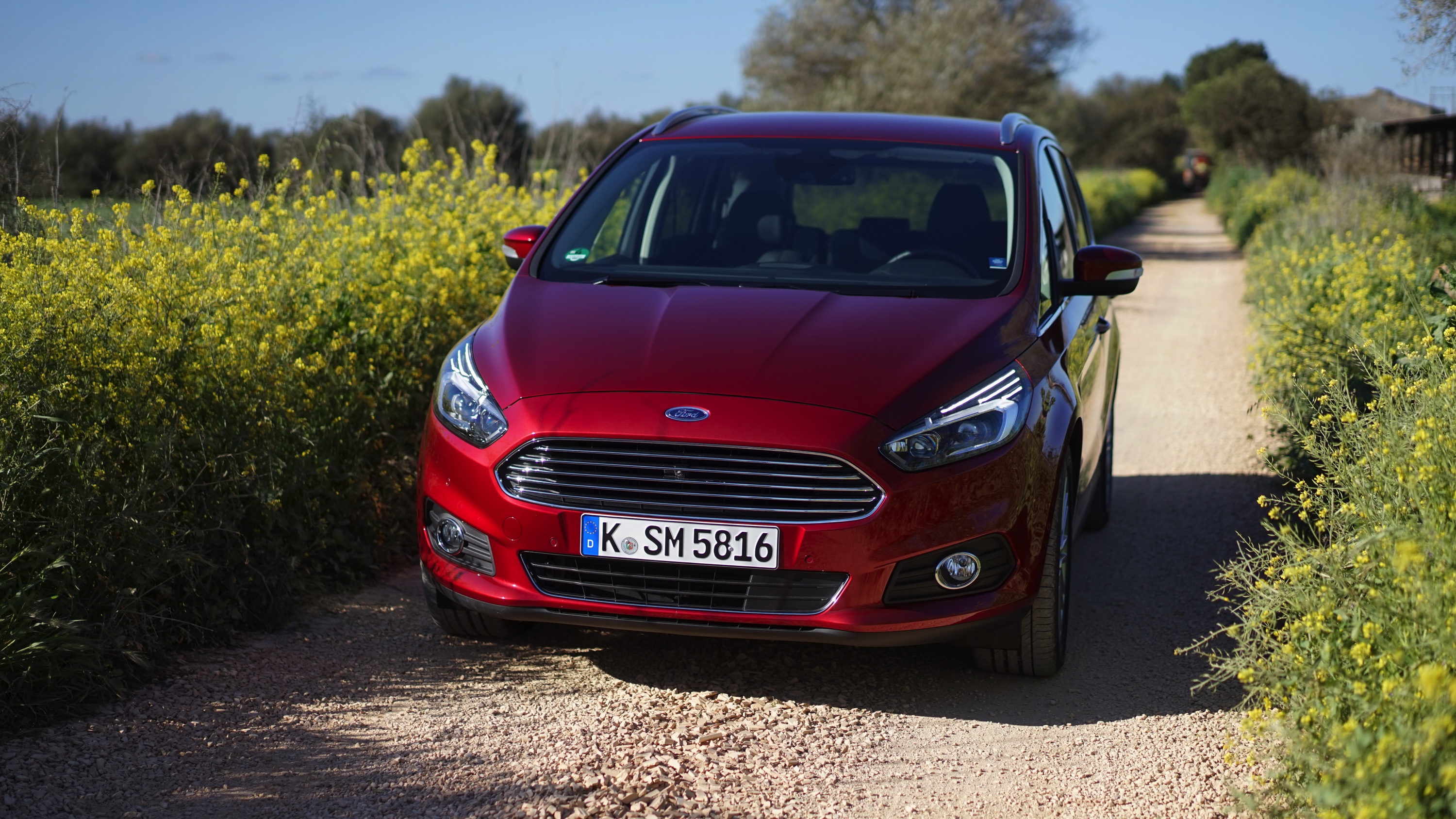 De nieuwe S-Max komt later dit jaar op de markt en wij mochten hem alvast rijden op Mallorca. Is de S-Max nog steeds de onbetwiste koning van de MPV's?