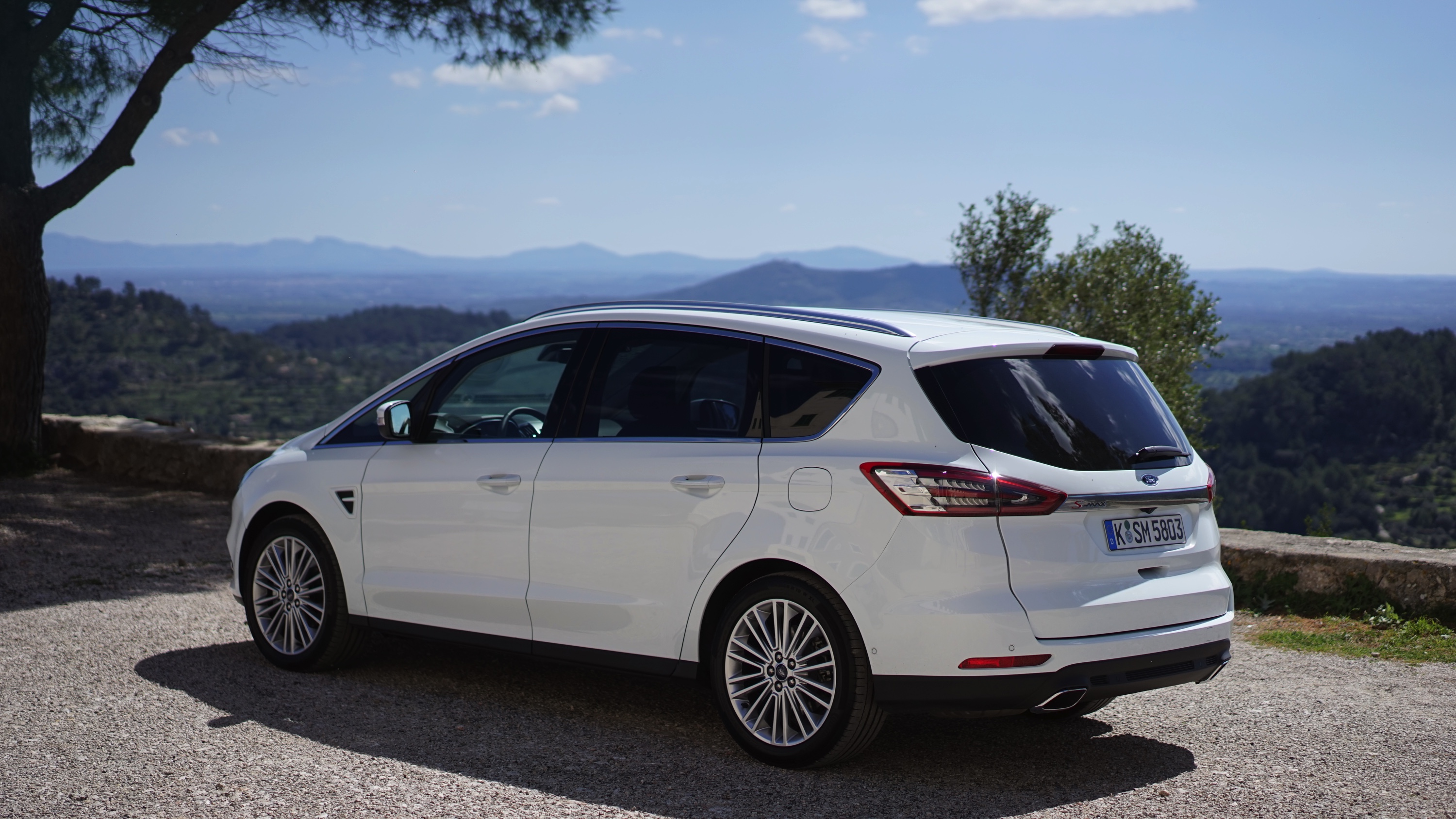 De nieuwe S-Max komt later dit jaar op de markt en wij mochten hem alvast rijden op Mallorca. Is de S-Max nog steeds de onbetwiste koning van de MPV's?