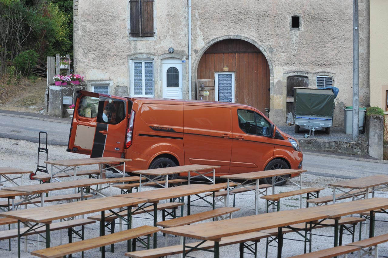 Ford geeft de Transit Custom niet alleen een facelift, maar zorgt tevens voor een opwaardering van interieur en bechikbare technieken.
