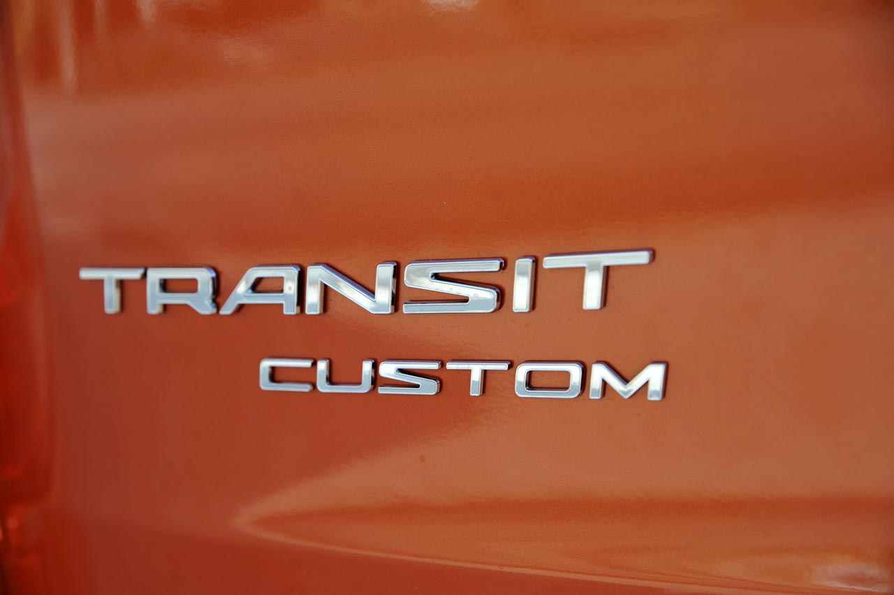 Ford geeft de Transit Custom niet alleen een facelift, maar zorgt tevens voor een opwaardering van interieur en bechikbare technieken.