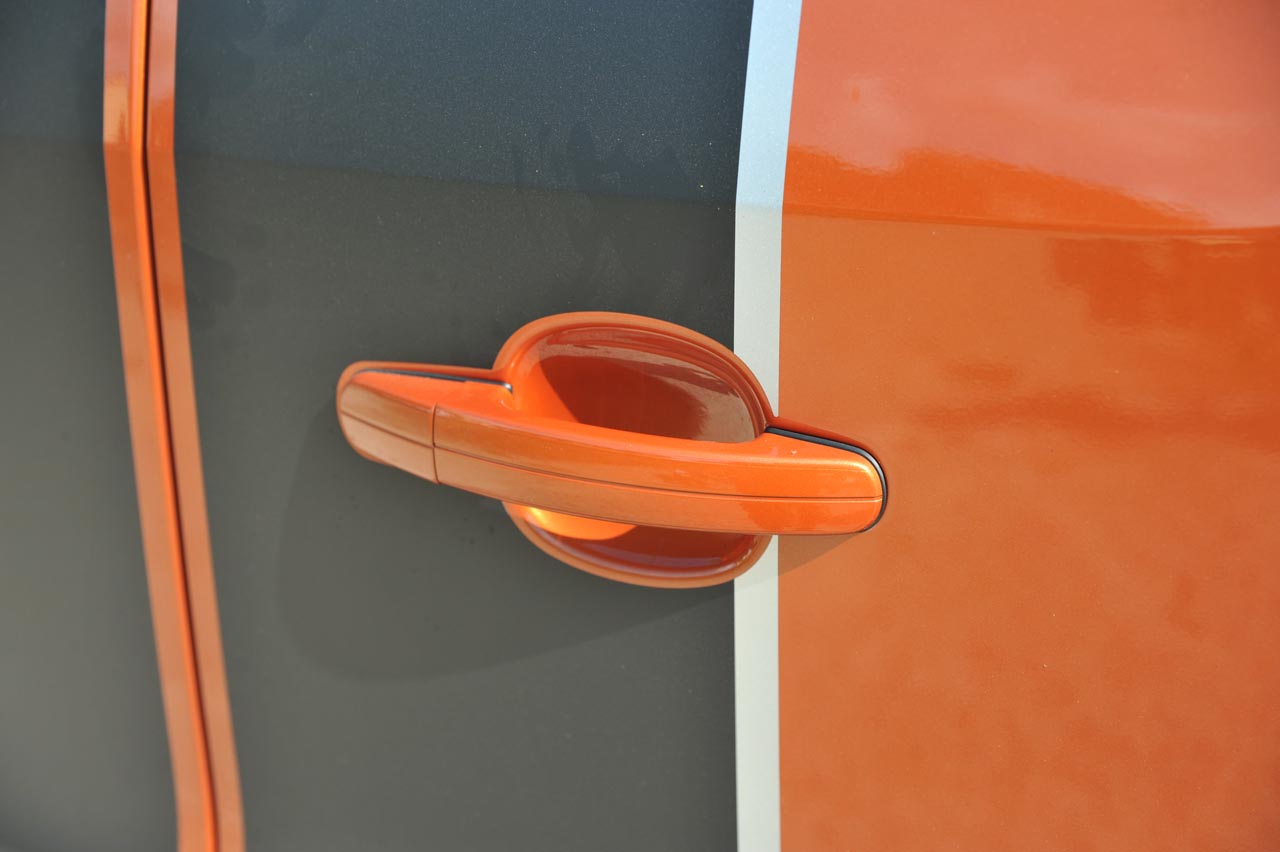 Ford geeft de Transit Custom niet alleen een facelift, maar zorgt tevens voor een opwaardering van interieur en bechikbare technieken.