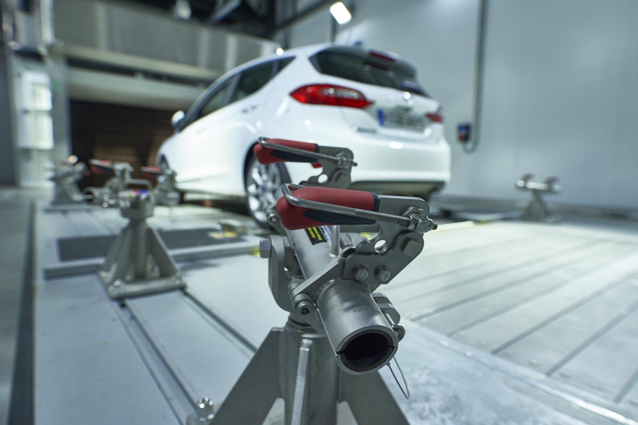 Ford kan in een nieuwe testfaciliteit alle weersomstandigheden uit heel Europa nabootsten.