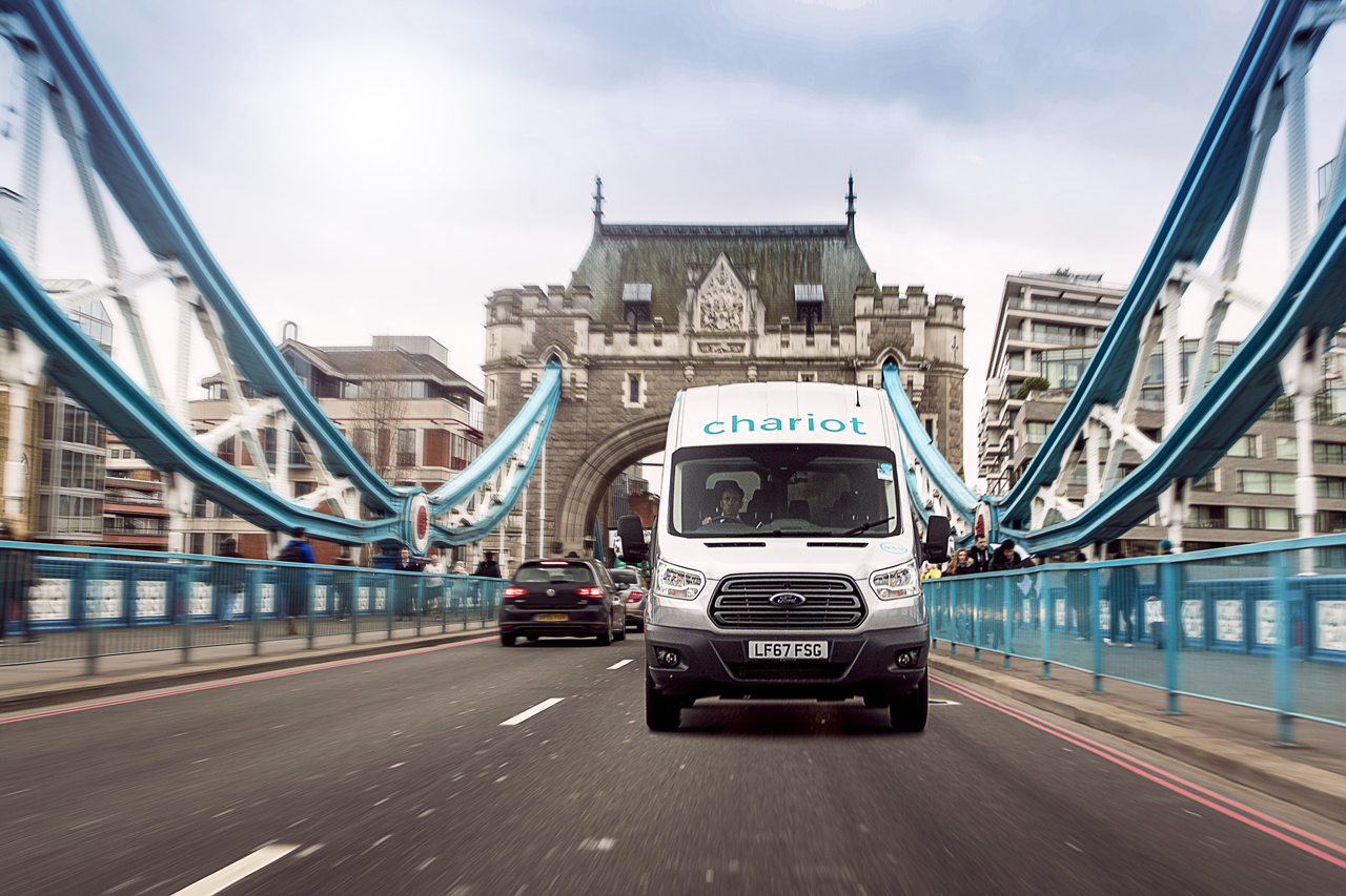 Ford gaat in openbaar vervoer met de Chariot busdiensten in de ochtend- en avondspits in Londen.