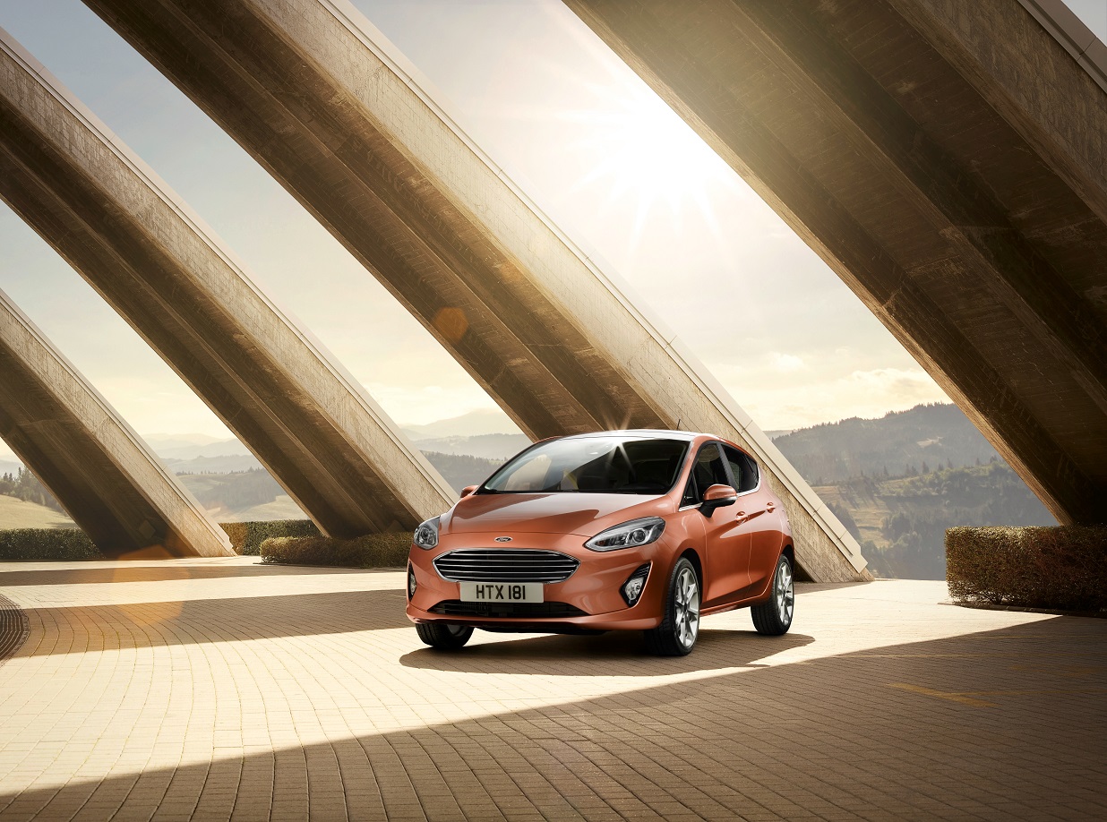 Ford heeft de prijzen bekendgemaakt van de nieuwe Fiesta. Die beginnen bij 14.995 euro, mits je gebruik maakt van de aankooppremie. Een First Edition Pack is ook van de partij.