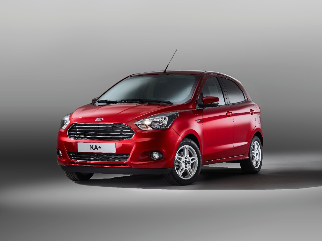 Nieuwe Ford Fiesta wordt groter, luxer en meer premium. Zo schept het merk ruimte voor de Ka+ die vanaf september 2016 op de markt komt.