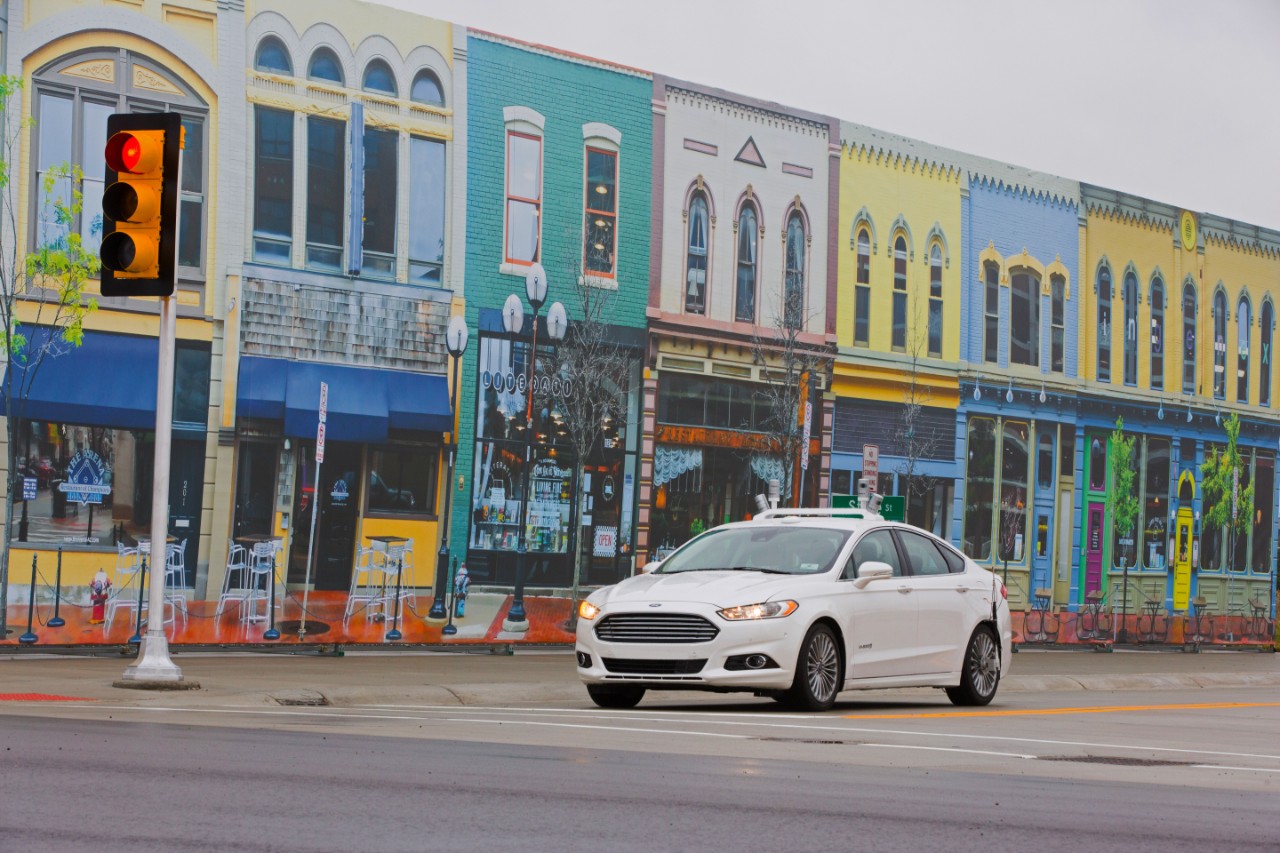 Ford test autonoom rijden met Ford Mondeo in eigen stad Mcity van Michigan.