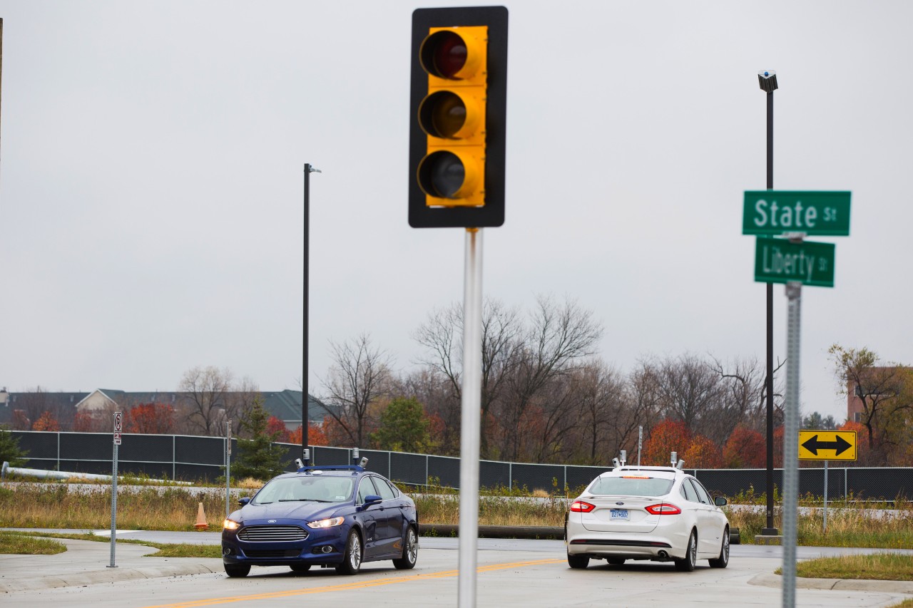 Ford test autonoom rijden met Ford Mondeo in eigen stad Mcity van Michigan.