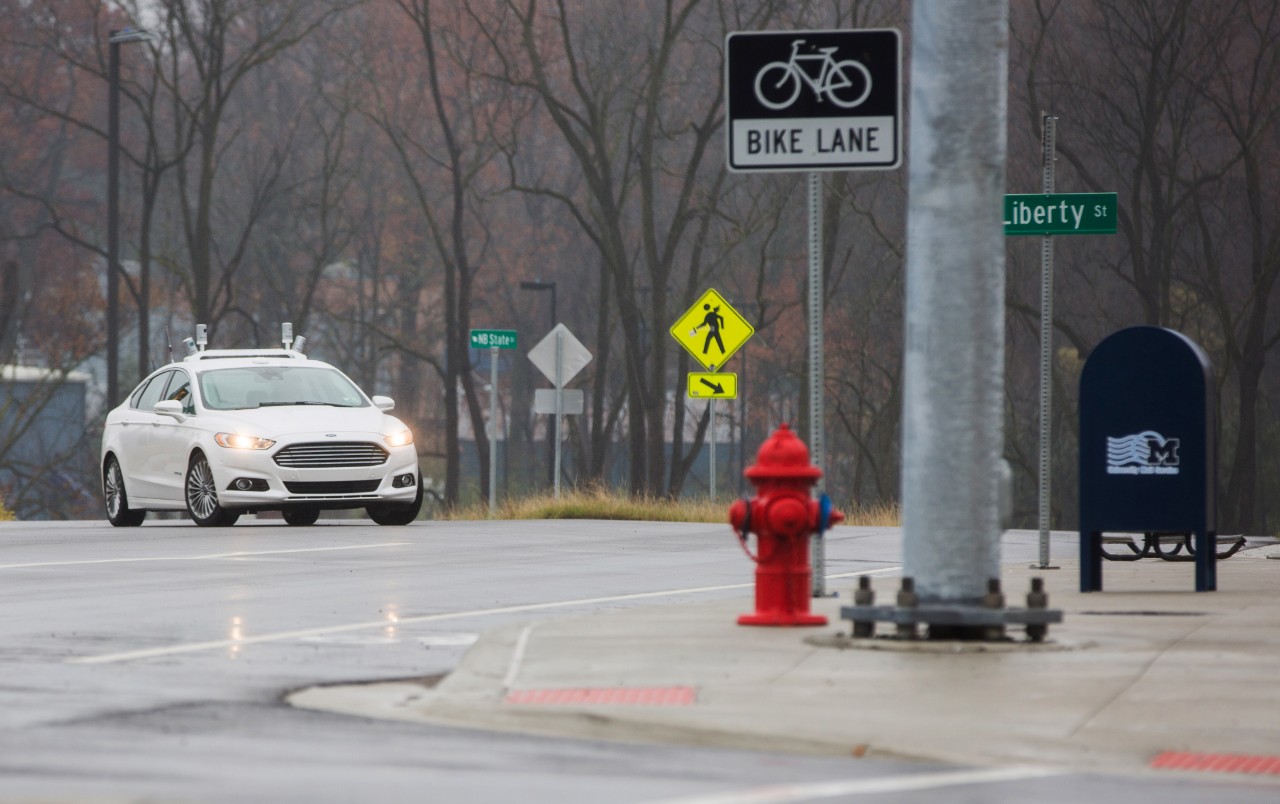 Ford test autonoom rijden met Ford Mondeo in eigen stad Mcity van Michigan.