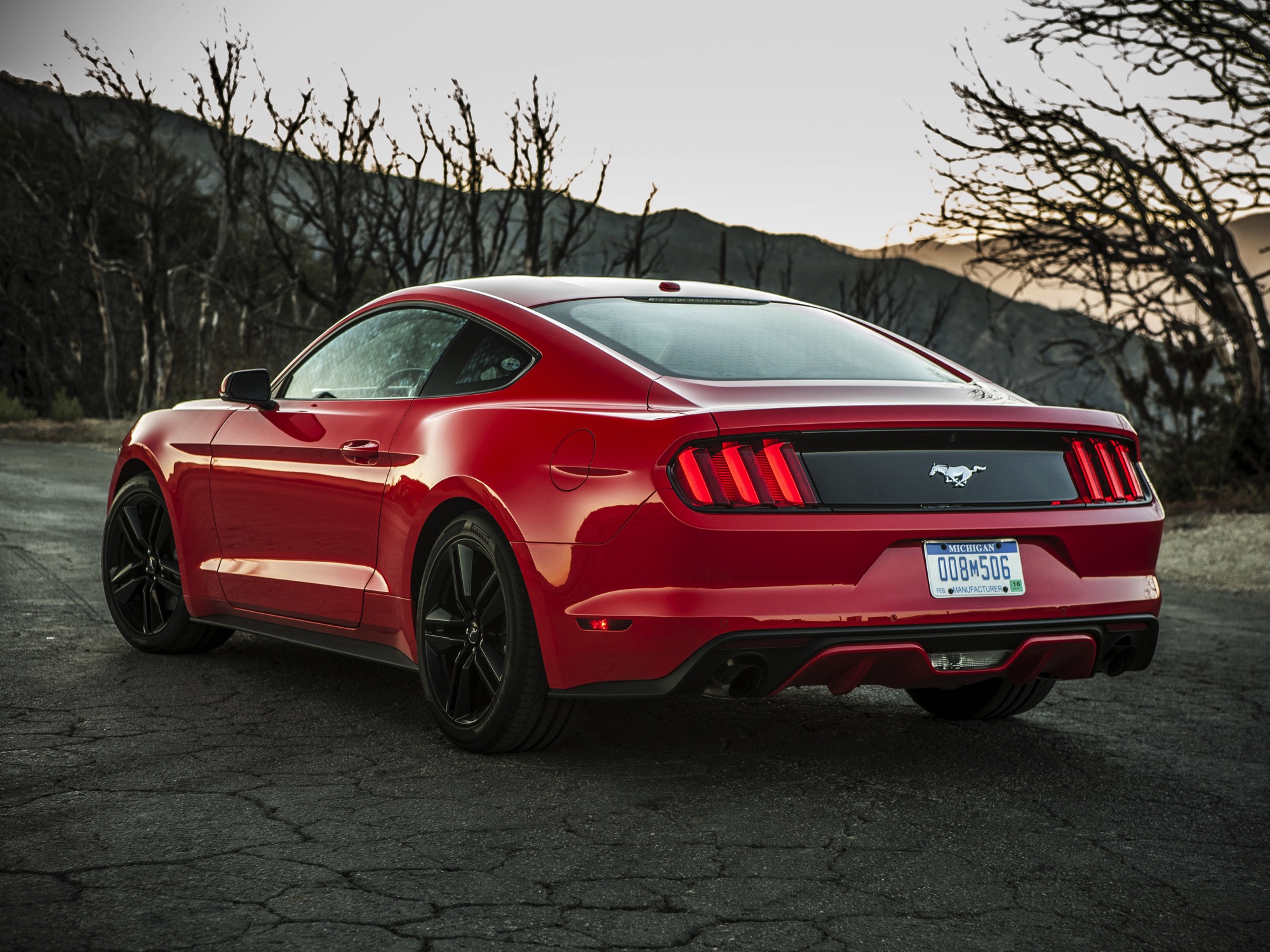 De Ford Mustang werd in Nederland flink afgerekend door het belastingstelsel. De vanafprijs was ruim 55.000 euro. Was, want Ford heeft de prijzen drastisch verlaagd.
